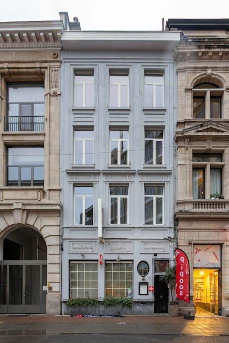 Pink Fairytale-Like Apartment Антверпен Екстериор снимка